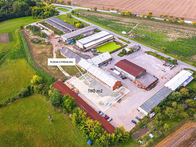Pronájem komerčního pozemku 1 190 m² - foto 1