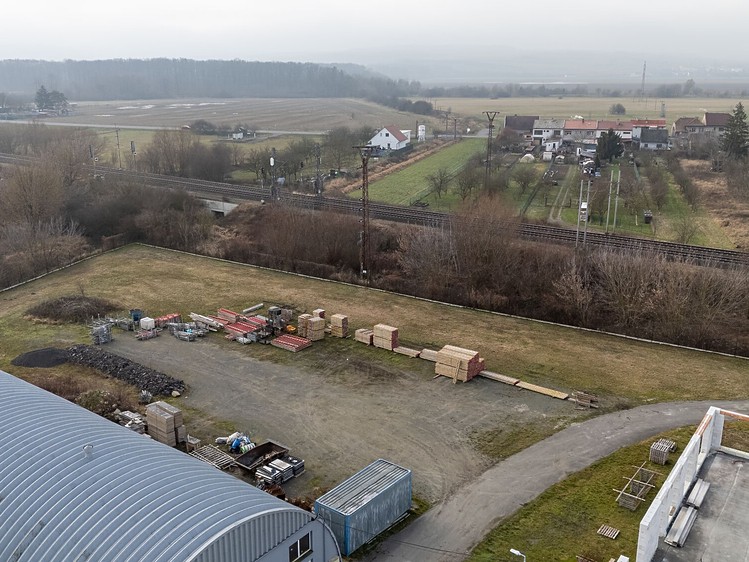 Pronájem komerčního pozemku 1 180 m² - foto 1