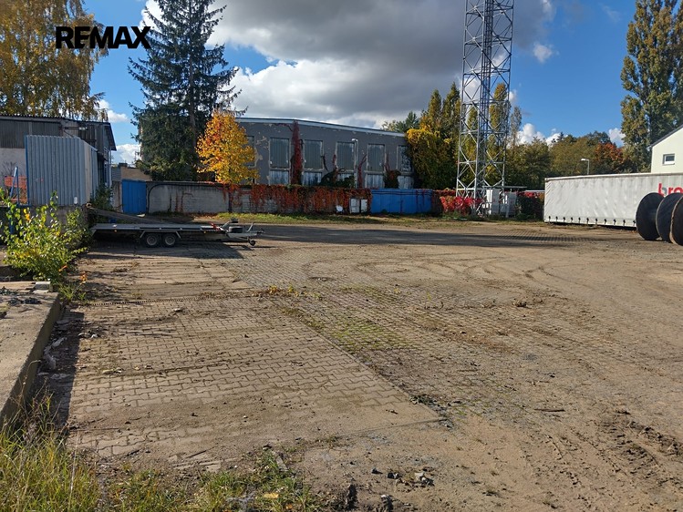 Pronájem pozemku 600 m² - foto 1