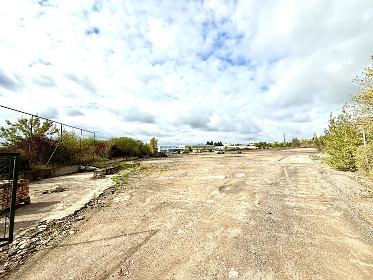 Pronájem komerčního pozemku 6 900 m² - foto 1
