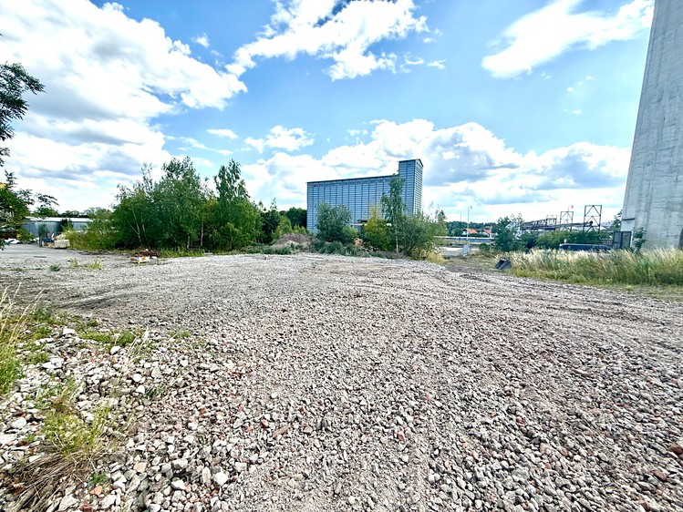 Pronájem komerčního pozemku 3 916 m² - foto 1