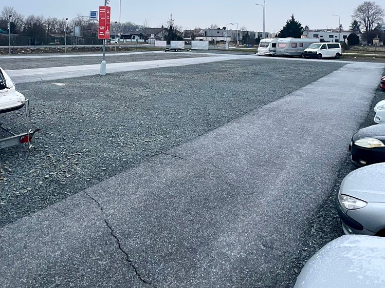 Pronájem komerčního pozemku 2 100 m² - foto 1