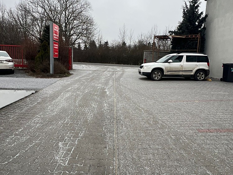 Pronájem komerčního pozemku 2 100 m² - foto 3