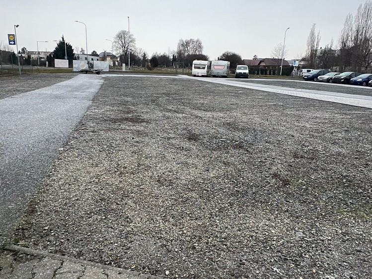 Pronájem komerčního pozemku 2 100 m² - foto 5