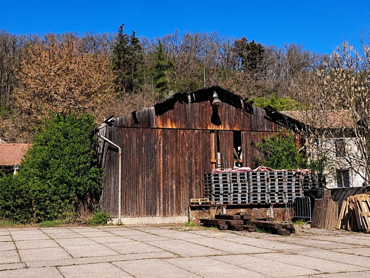 Pronájem komerčního pozemku 300 m² - foto 1