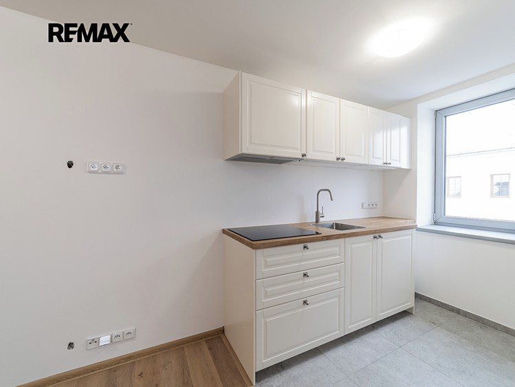 Prodej komerční nemovitosti 79 m² - foto 7