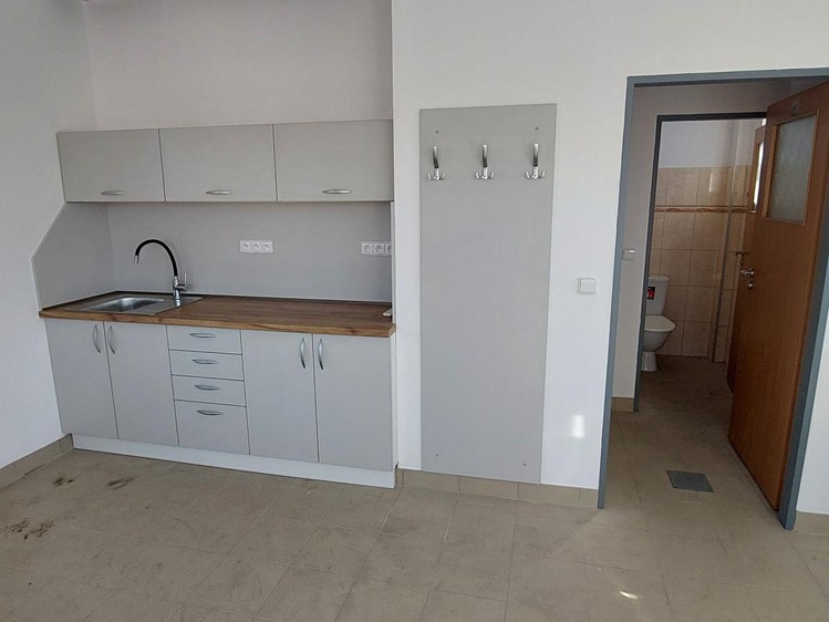 Prodej výrobní haly, prostoru 820 m² - foto 8