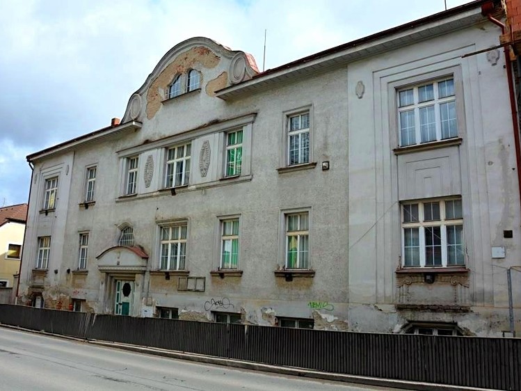 Prodej činžovního domu 1 260 m² - foto 1