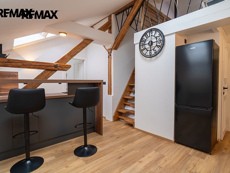 Prodej kanceláře 48 m² - foto 1