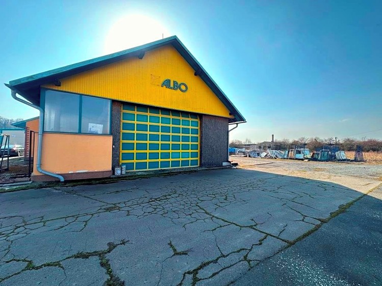 Prodej skladového prostoru 2 492 m² - foto 1