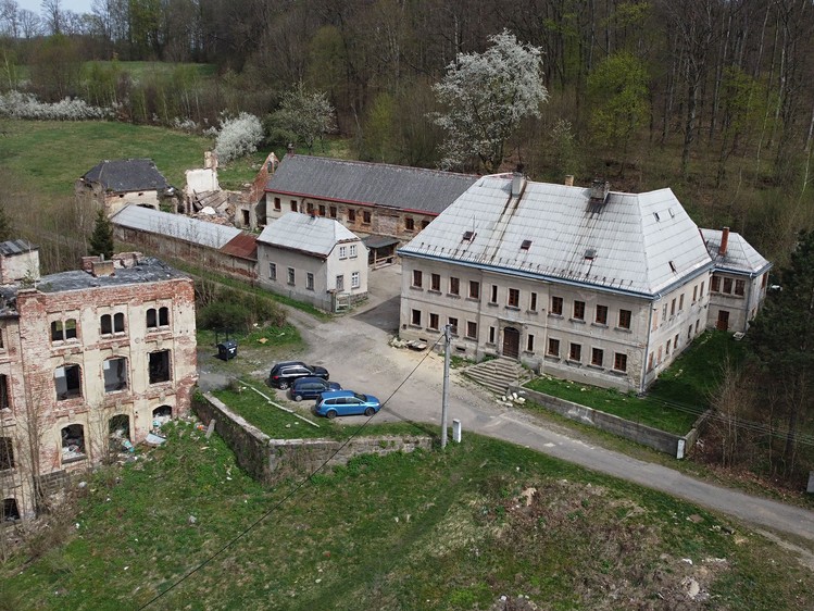 Prodej činžovního domu 1 570 m² - foto 1
