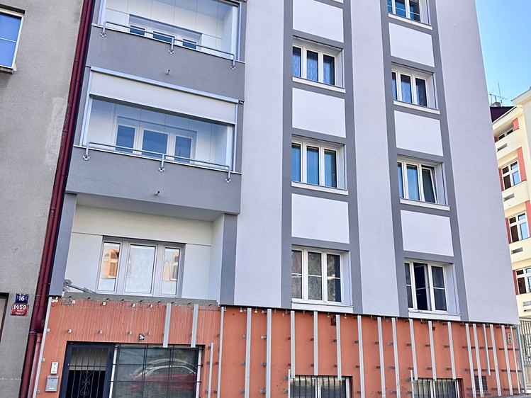 Prodej obchodního prostoru 74 m² - foto 1
