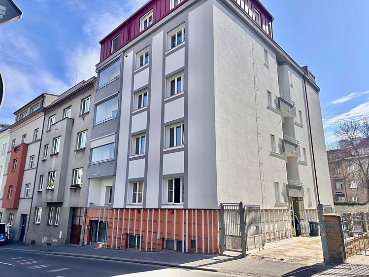 Prodej obchodního prostoru 74 m² - foto 3