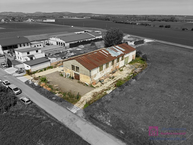 Prodej skladového prostoru 600 m² - foto 1