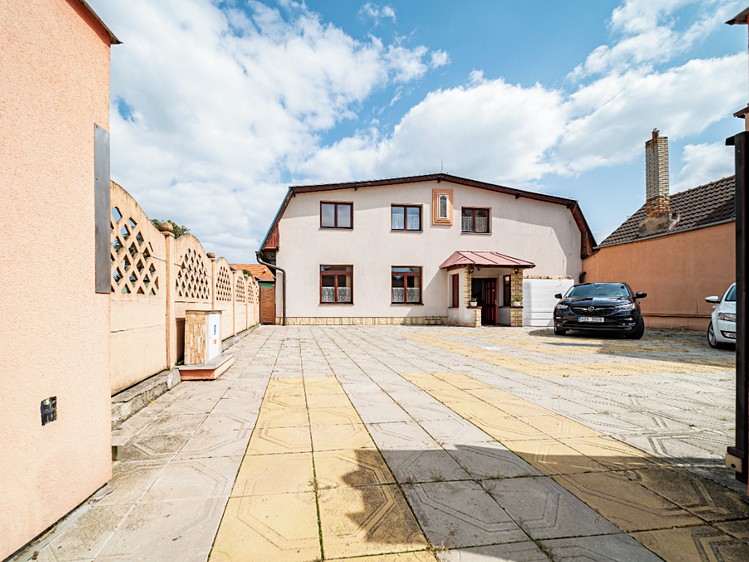 Prodej obchodního prostoru 500 m² - foto 1