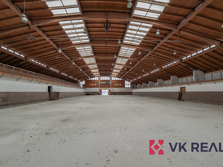Prodej komerční nemovitosti 3 100 m² - foto 3