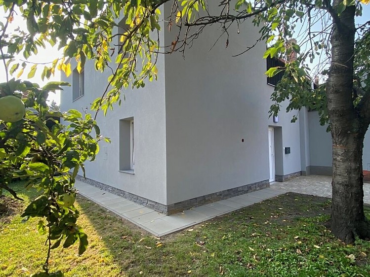 Prodej komerční nemovitosti 420 m² - foto 4
