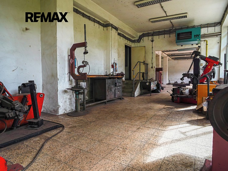 Prodej obchodního prostoru 630 m² - foto 4