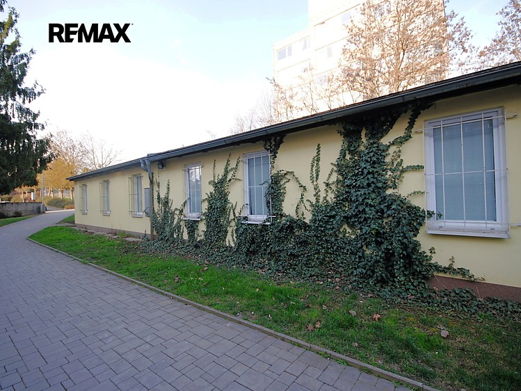 Prodej kanceláře 226 m² - foto 2