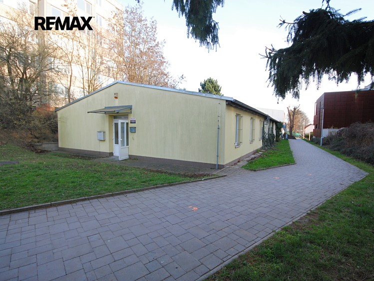 Prodej kanceláře 226 m² - foto 1