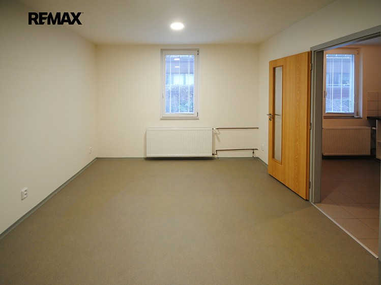 Prodej kanceláře 226 m² - foto 6