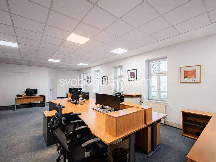 Prodej kanceláře 700 m² - foto 3