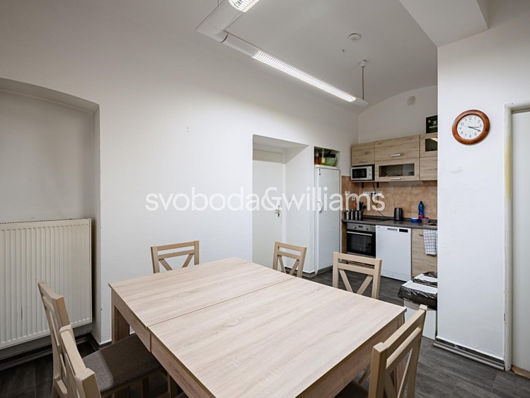 Prodej kanceláře 700 m² - foto 6