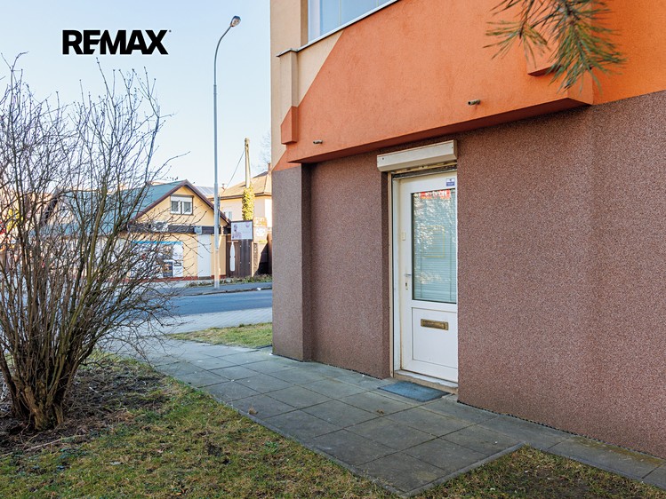 Prodej obchodního prostoru 72 m² - foto 5