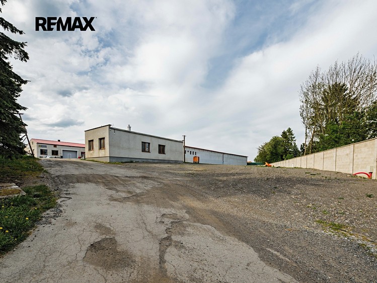 Prodej výrobní haly, prostoru 2 100 m² - foto 4