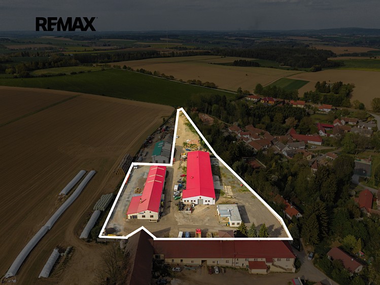 Prodej výrobní haly, prostoru 2 100 m² - foto 1