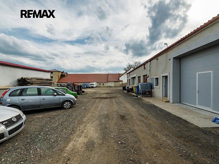 Prodej výrobní haly, prostoru 2 100 m² - foto 8