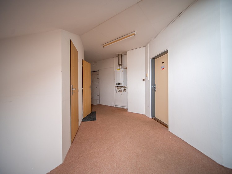 Prodej kanceláře 300 m² - foto 2