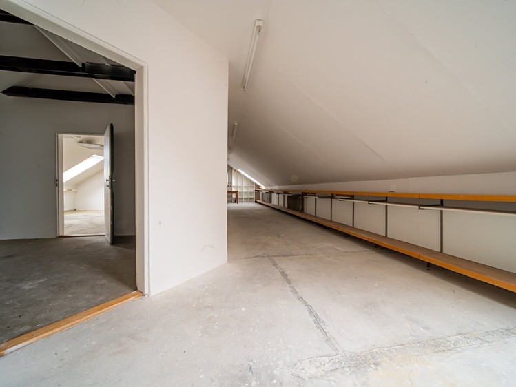 Prodej kanceláře 300 m² - foto 4