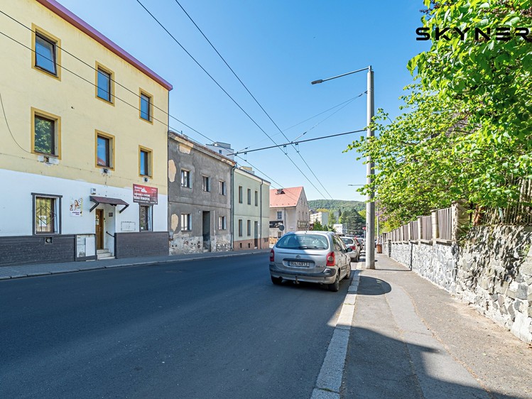 Prodej činžovního domu 300 m² - foto 1