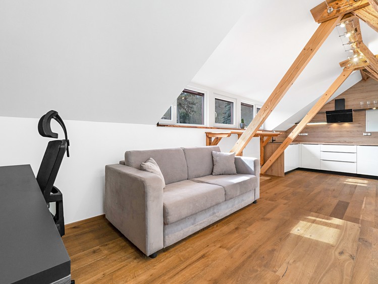 Prodej komerční nemovitosti 90 m² - foto 4