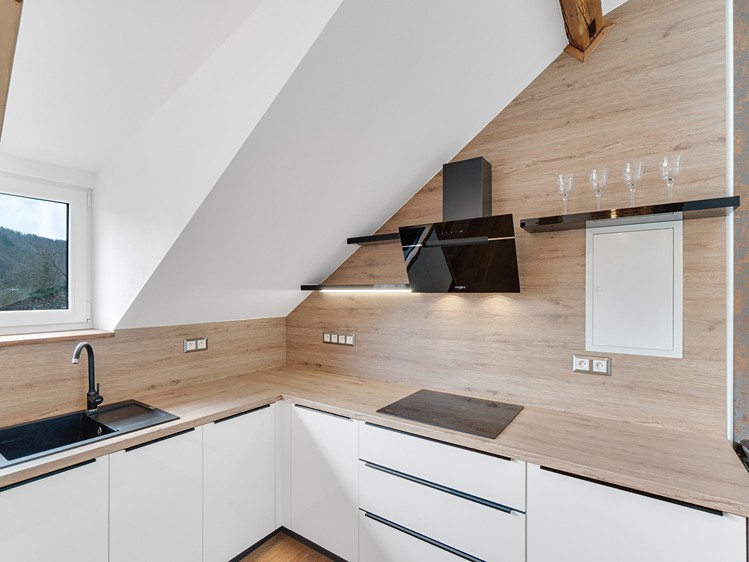 Prodej komerční nemovitosti 90 m² - foto 8