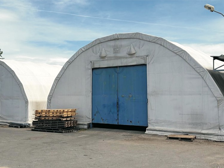 Prodej výrobní haly, prostoru 4 500 m² - foto 2
