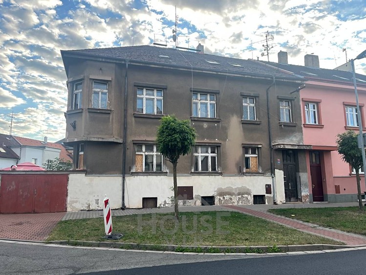 Prodej činžovního domu 800 m² - foto 1