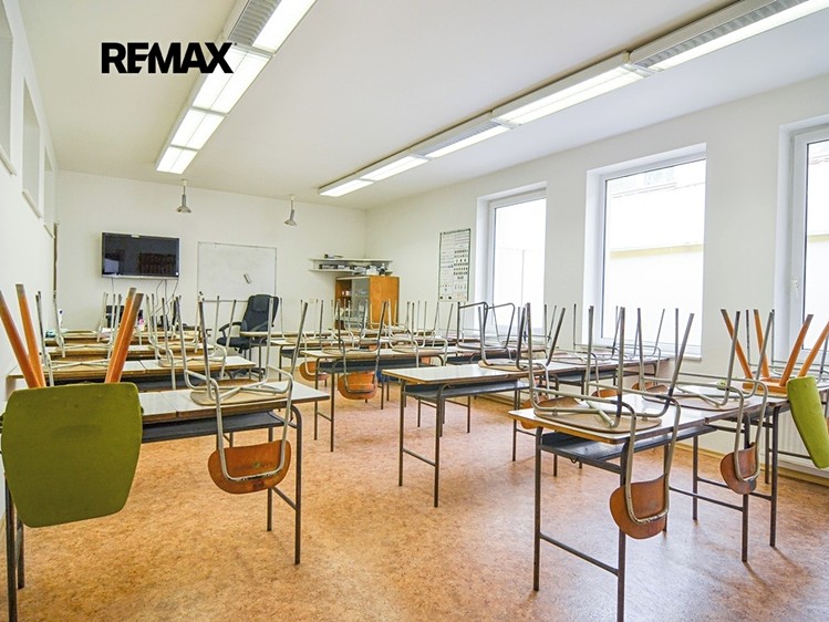 Prodej obchodního prostoru 318 m² - foto 4
