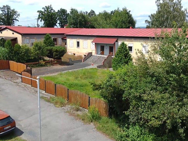 Prodej komerční nemovitosti 730 m² - foto 1
