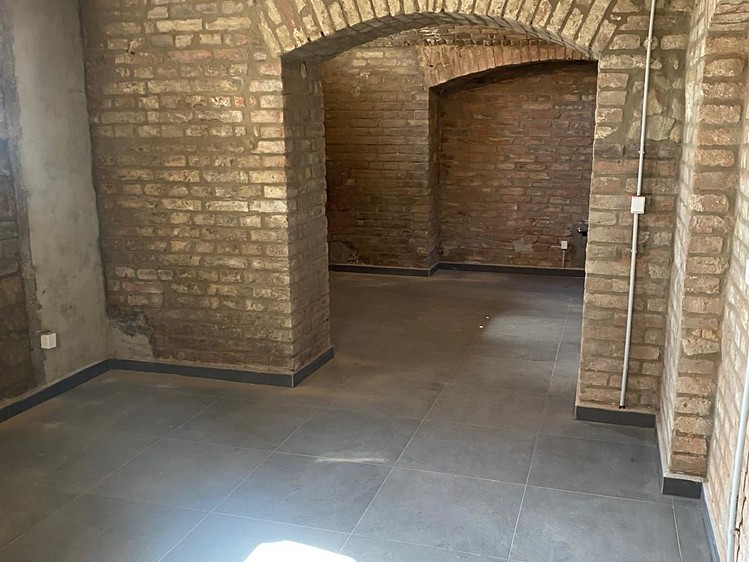 Prodej komerční nemovitosti 65 m² - foto 1