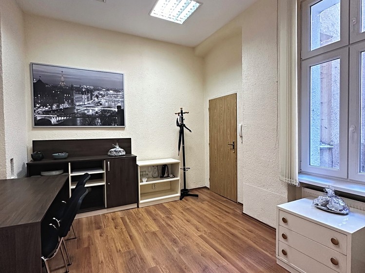 Prodej kanceláře 47 m² - foto 6