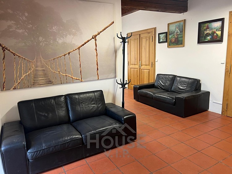 Prodej obchodního prostoru 109 m² - foto 1