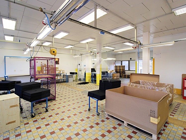 Prodej výrobní haly, prostoru 1 150 m² - foto 8