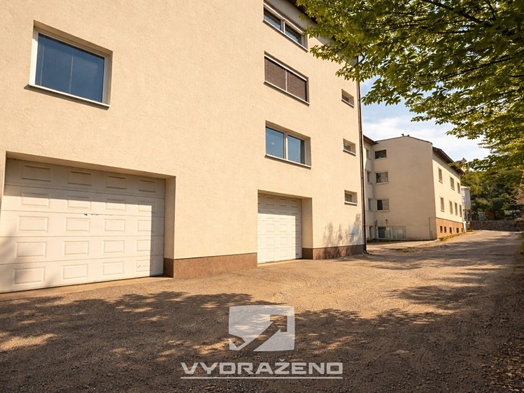 Prodej kanceláře 1 800 m² - foto 3