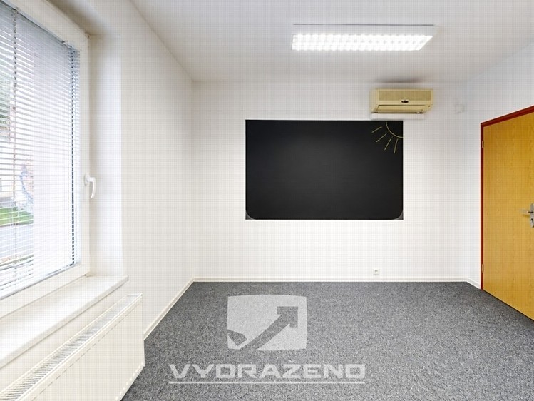 Prodej kanceláře 1 800 m² - foto 6