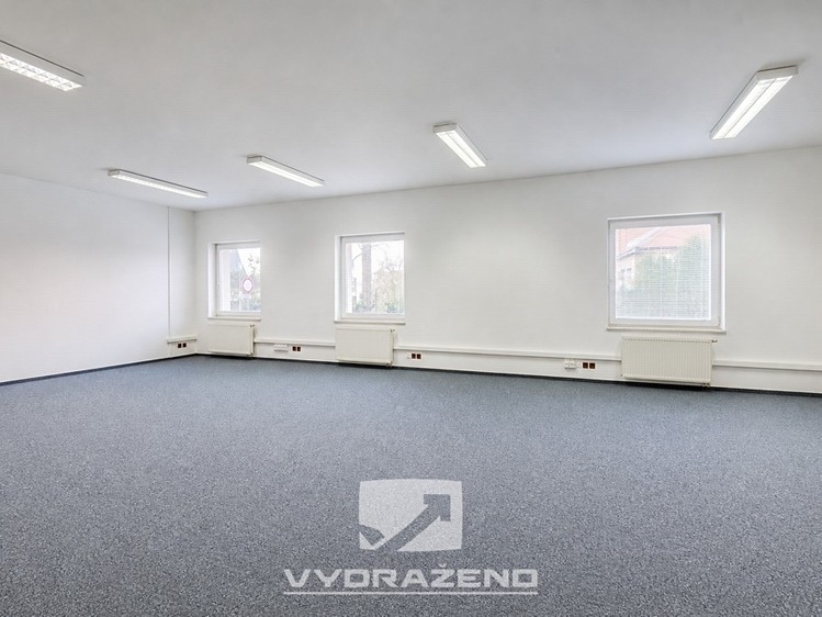 Prodej kanceláře 1 800 m² - foto 7