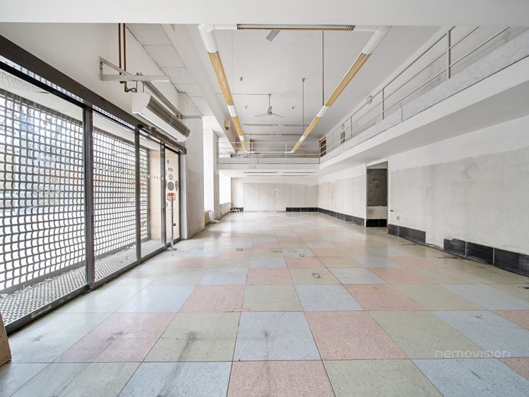 Prodej obchodního prostoru 187 m² - foto 1