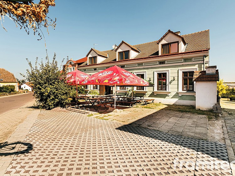 Prodej restaurace 340 m² - foto 1