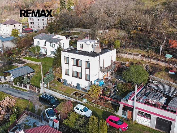 Prodej komerční nemovitosti 280 m² - foto 1